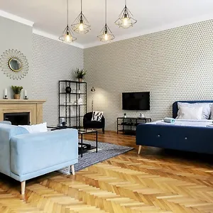 cubistic-residence-eliska-jewish-quarter-old-town.praguehotelsweb.com/