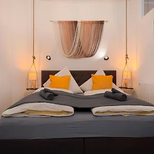 Apartment Blue Chili 32 - Stadtwohnung Fuer 3 Modern Zentral Karlshorst Wlan, Berlin